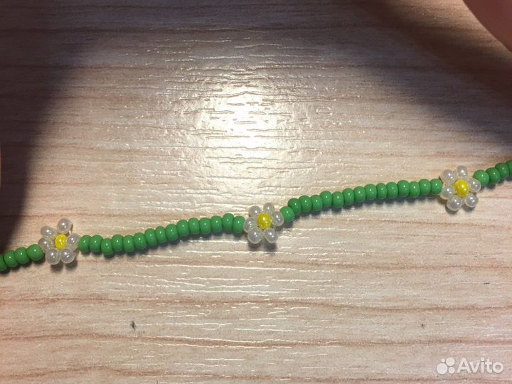 Чокер с ромашками из бисера на заказ