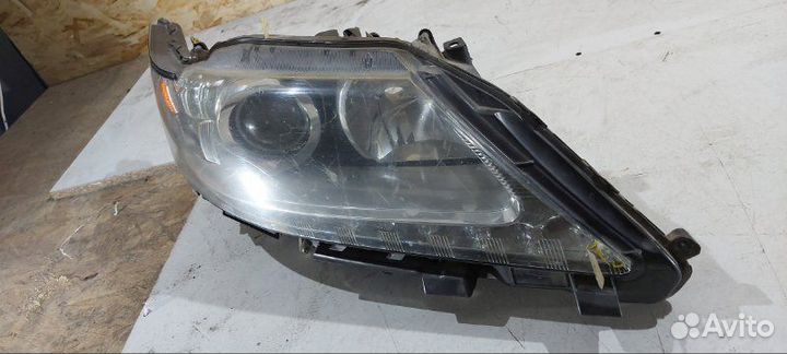 Фара ксеноновая передняя правая Lexus Es 2012-2015