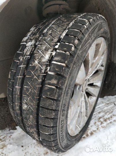 Triangle Snowlink TWT02 235/45 R17 97V