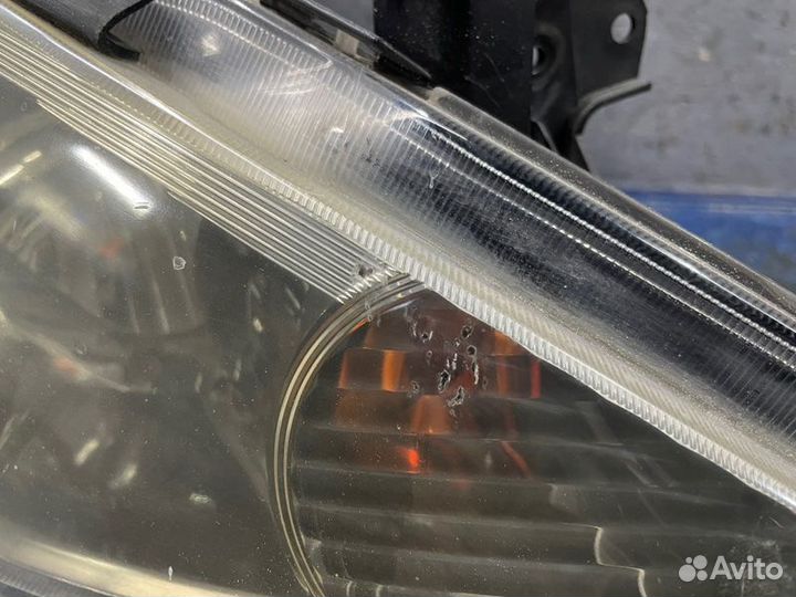 Фары комплект Mitsubishi Grandis NA4W