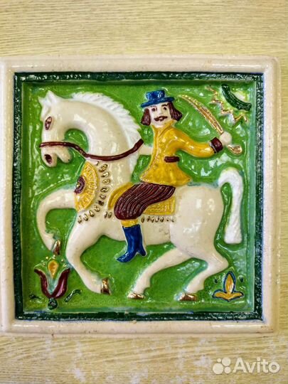 Всадник. Изразец. Керамика