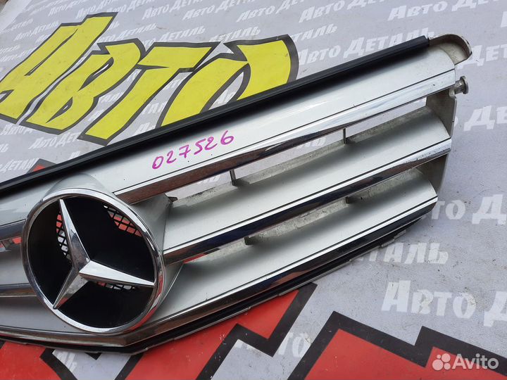 Решетка радиатора Mercedes W204 C-Class 2007-2011