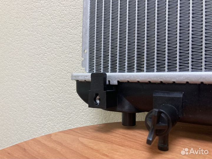 Радиатор охлаждения Тойота Марк 2 00