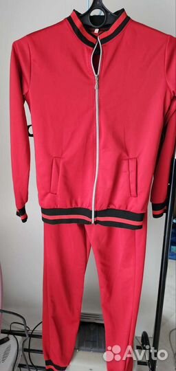 Продам костюм на девочку