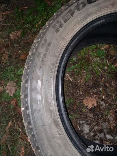 Bridgestone Blizzak Revo GZ 205/55 R16