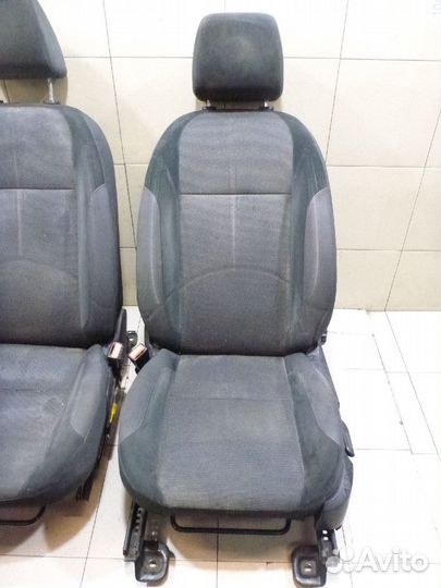 Сиденья передние Ford Focus 2