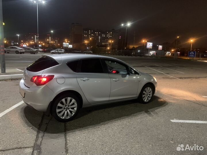 Opel Astra 1.6 AT, 2011, 132 000 км