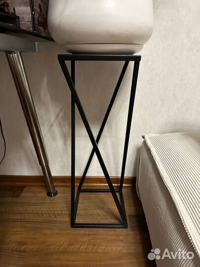 Подставка для растений напольная с металлическим с