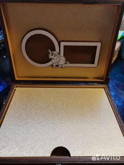 Деревянная шкатулка