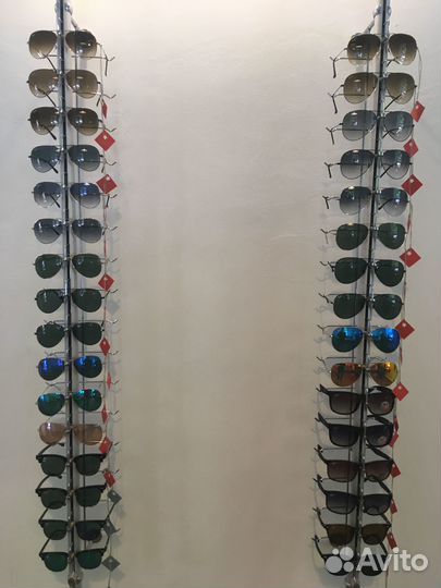 Стойка для очков настенная