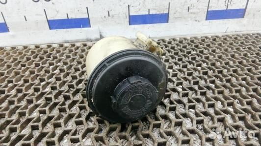 Бачок гу nissan almera tino V10 (OML01NO01)