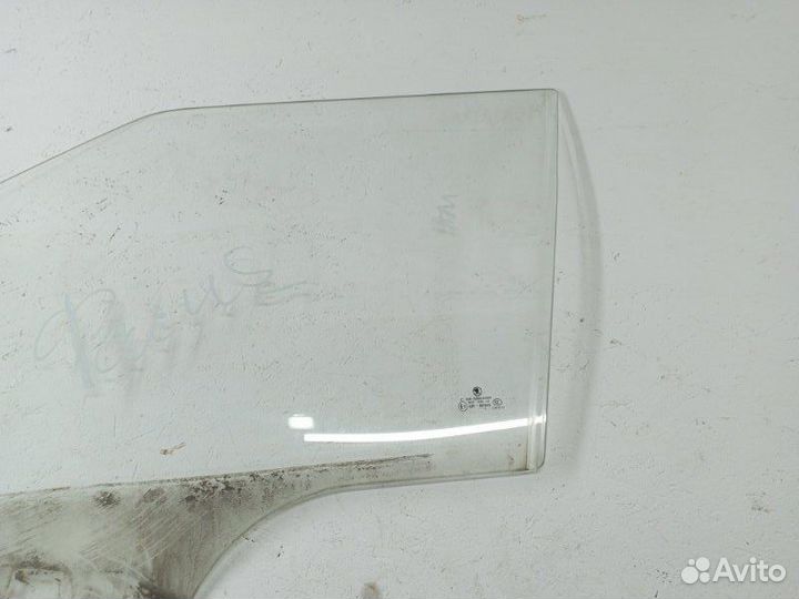 Стекло переднее левое Skoda Fabia 1.2 cgpa 2010