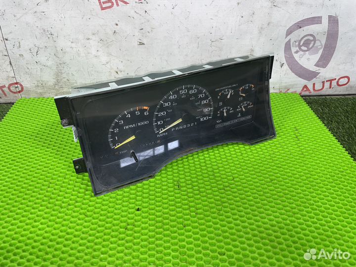Панель приборов Chevrolet Suburban GMT400