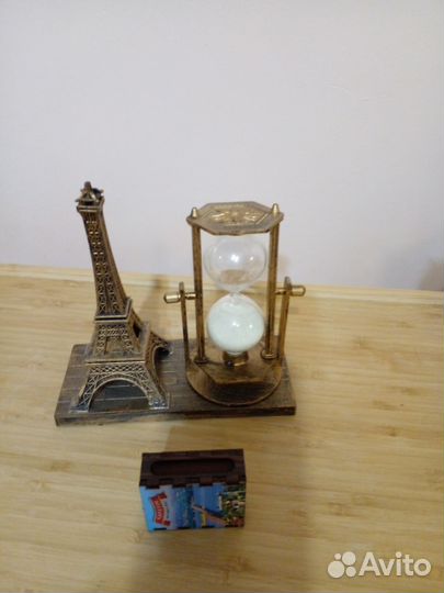 Сувенир Эйфелевая башня +песочные часы