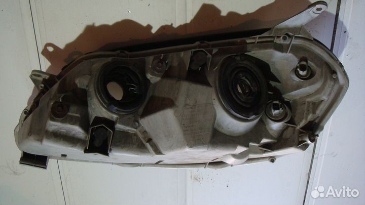 Фара правая toyota mark 110