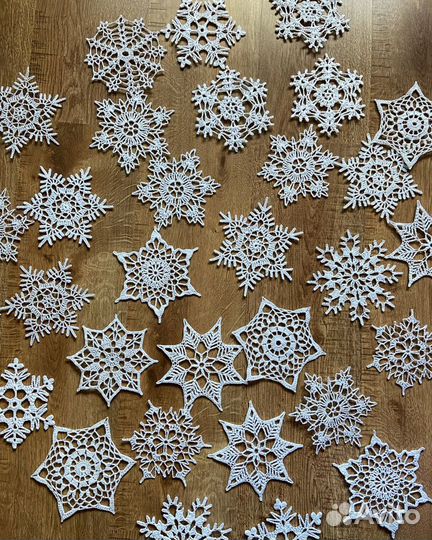 Снежинки ажурные, цветы вязаные, салфетки