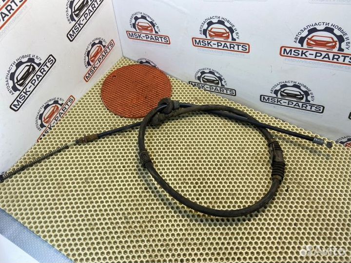 Трос стояночного тормоза правый Mitsubishi Lancer