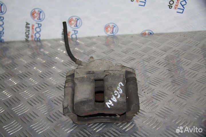 Суппорт передний правый Renault Logan 1