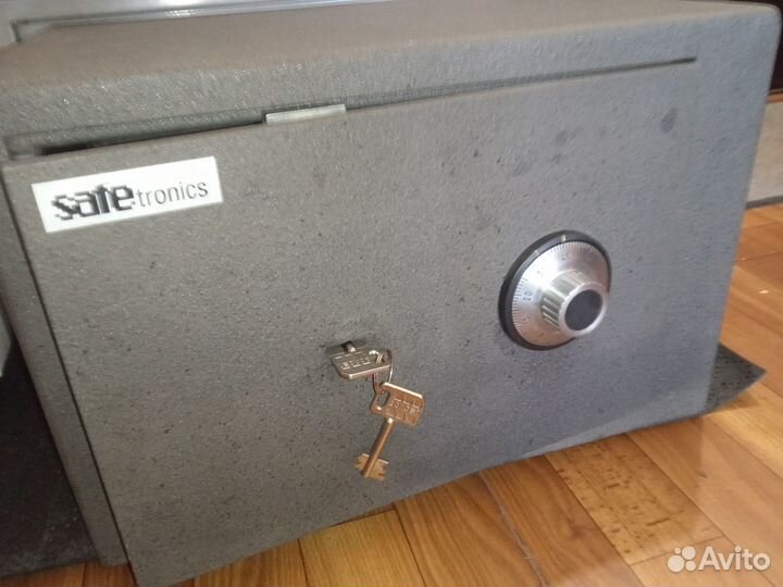 Надежный Сейф Safetronics Сейфтроникс