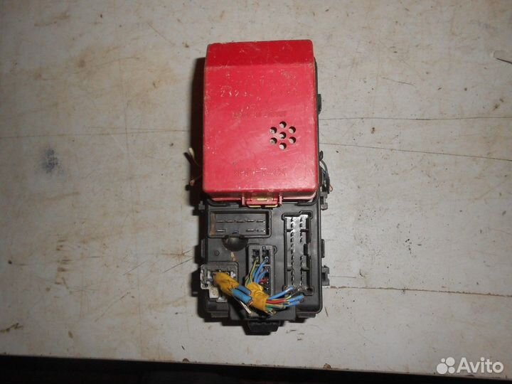 Блок предохранителей (Mitsubishi Montero Sport)