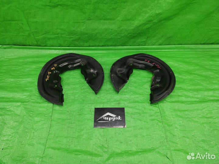 Пыльник тормозного диска зад. VW Tiguan/Passat/Q3