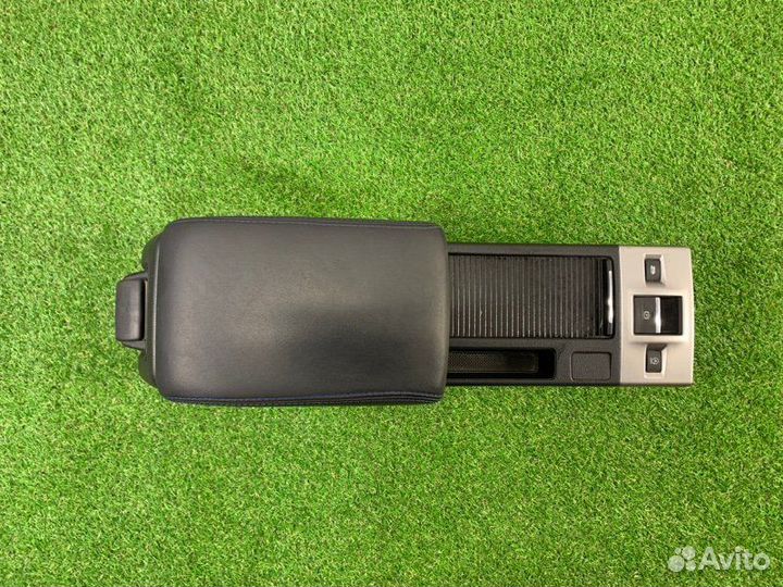 Подлокотник Subaru Levorg VM4 FB16 2016