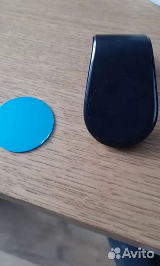 Магнитный держатель в авто для телефона