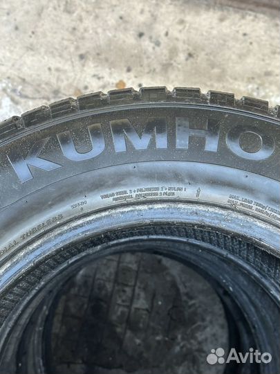 Kumho WinterCraft Ice WI31 215/65 R16 93T