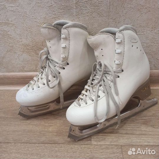 Коньки Edea Chorus 225 лезвия Matrix Legacy