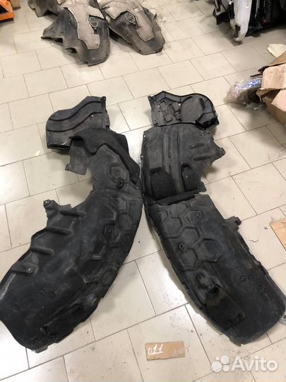 Подкрылок задний Volkswagen Touareg 3