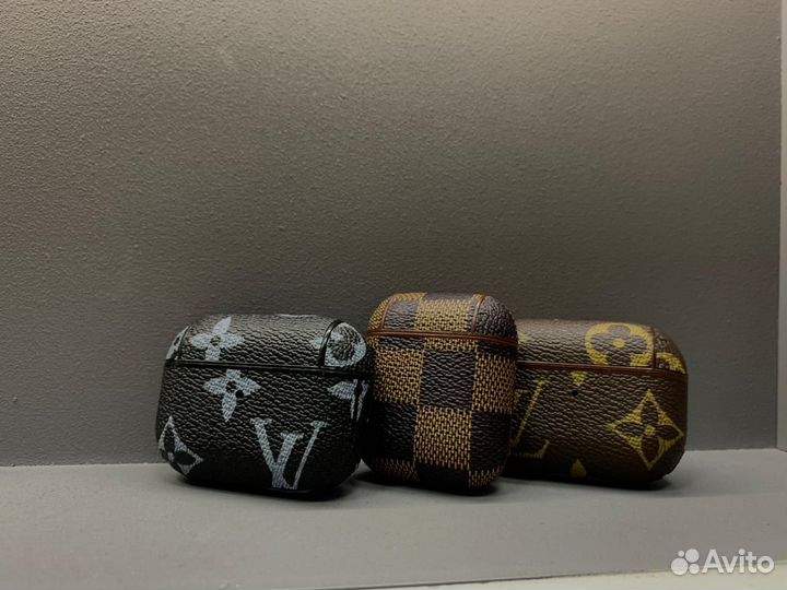 Чехлы на телефон