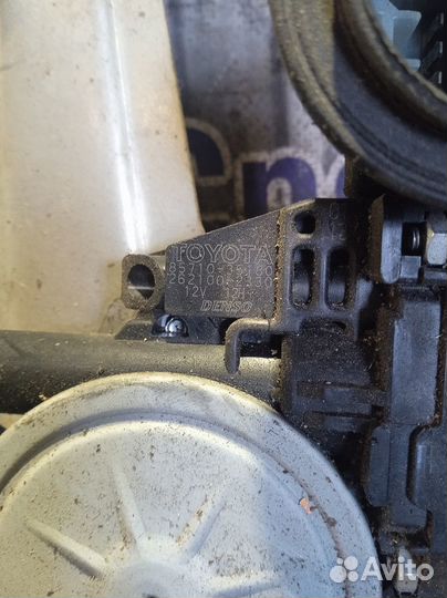 Стеклоподъемник задний левый Toyota Rav 4 (xa-30)