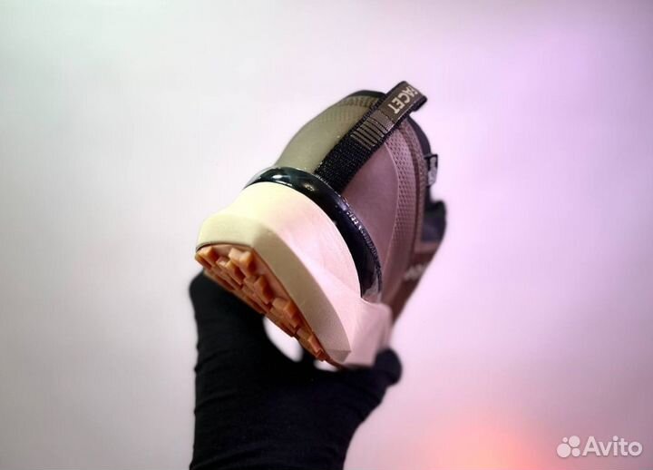 Кроссовки Columbia современные