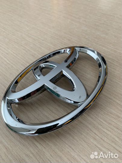 Эмблема toyota