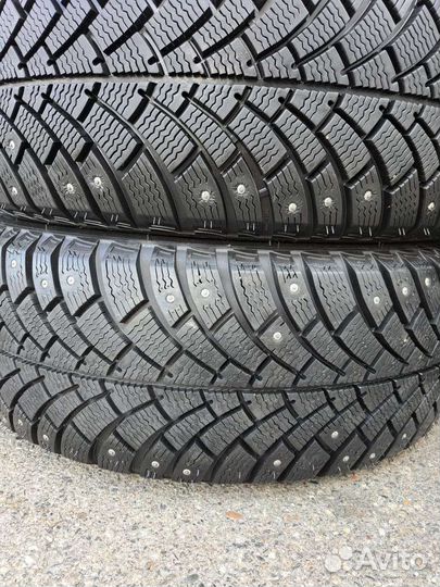 Bfgoodrich G-Force Stud 215/55 R17 98Q