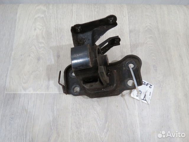 Опора кпп Toyota Corolla 150