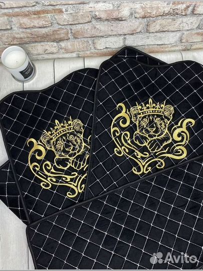 Автонакидки с вышвикой