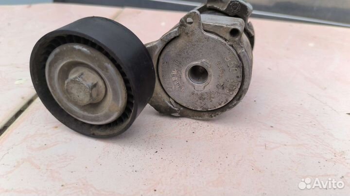 Натяжитель ремня шкода фабия 2