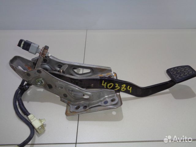 Педаль тормоза toyota