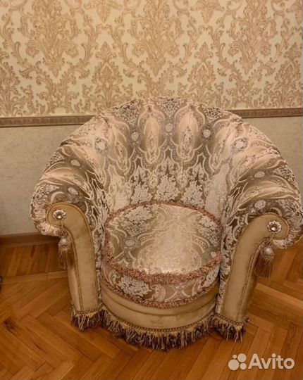 Диван Мадонна два кресла и столик
