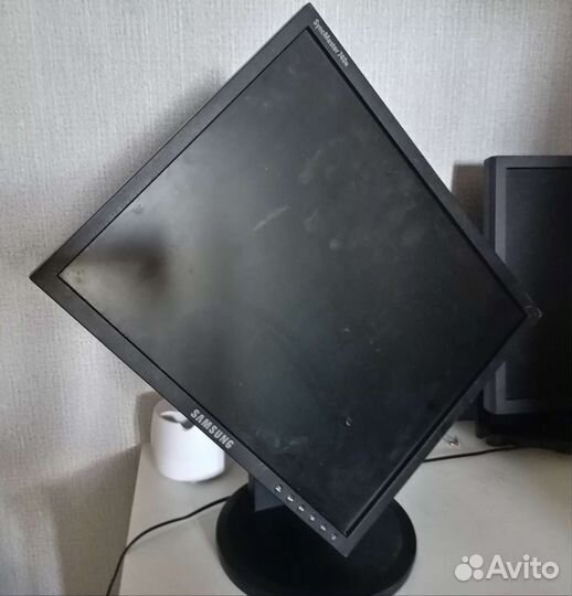 Монитор Samsung syncmaster 740n