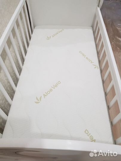 Детская кроватка с маятником + матрас новый