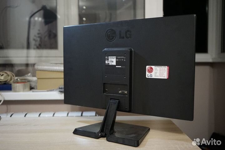 Монитор LG 22 дюйма