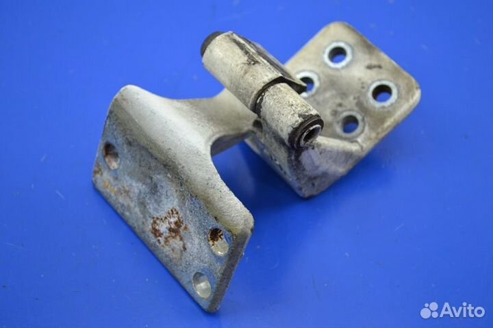 Петля двери правая, нижняя MAN TGA 18.440 (01.00)