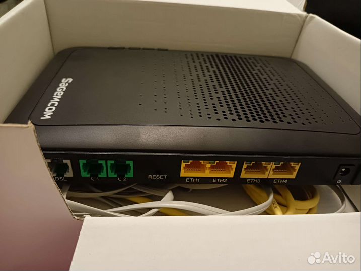 Мультимедийный роутер Sagemcom Fst 3804