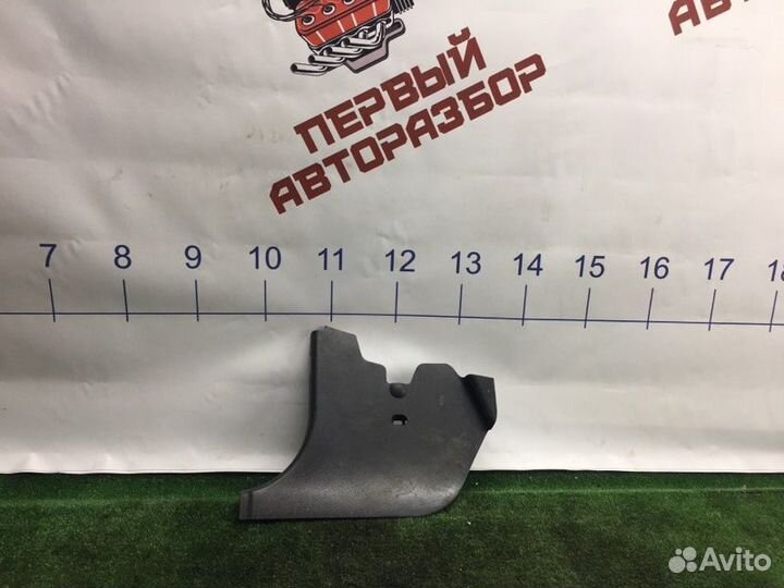 Накладка порога передняя левая Mercedes-Benz C200K