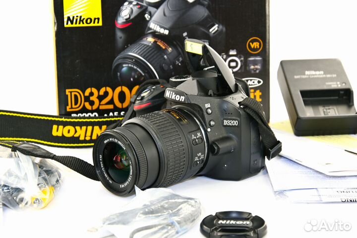 Nikon D3200 24.2MP зеркалка Kit AF-S VR 18-55