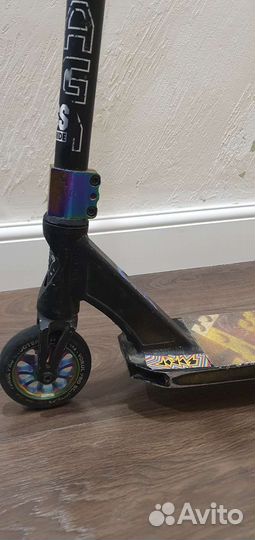 Трюковой самокат saga