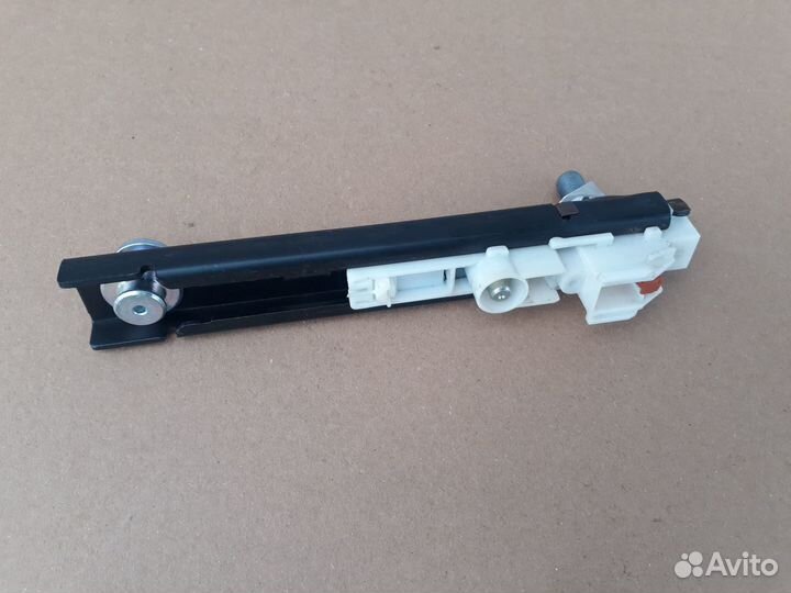 Механизм регулировки ремня безопасности fluence