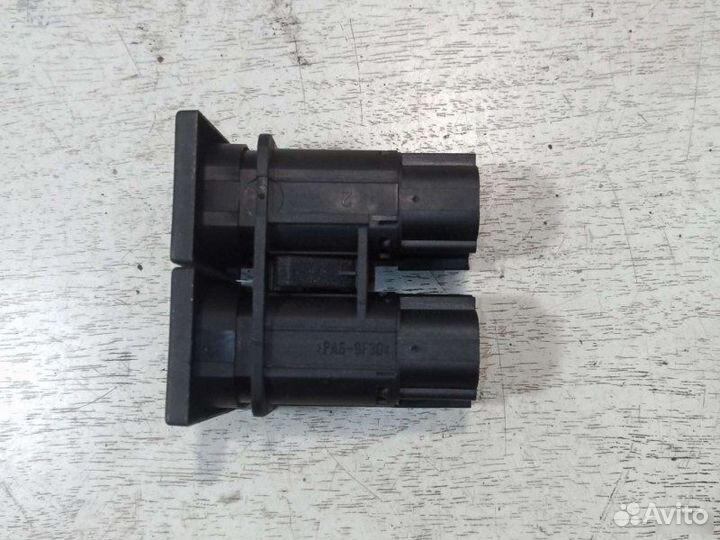 Кнопка подогрева стекла Ford Mondeo 3 2002